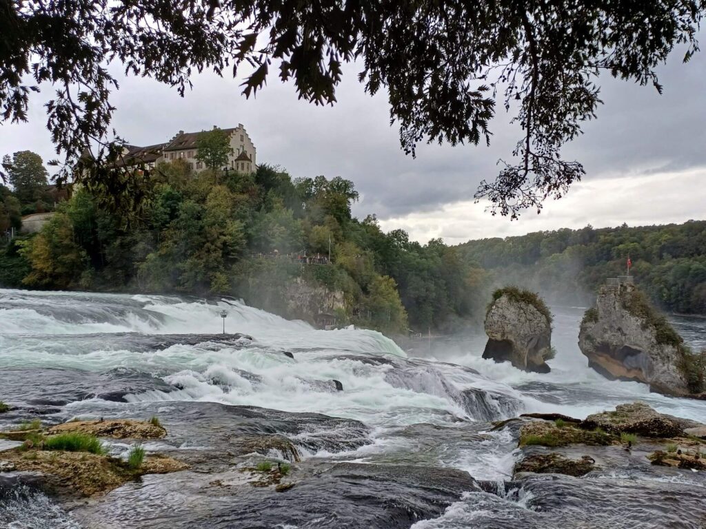 Rheinfall, Schaffhausen, Schloss Laufen
