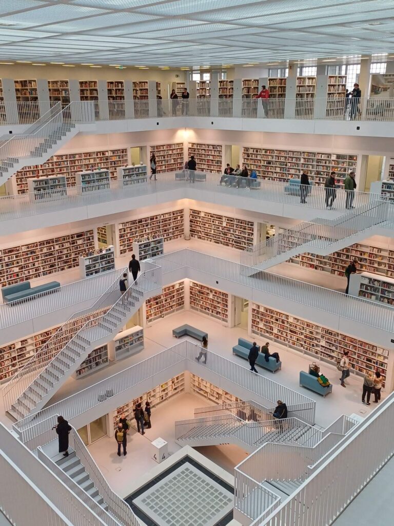 Stadtbibliothek, Stuttgart, Mailänder Platz