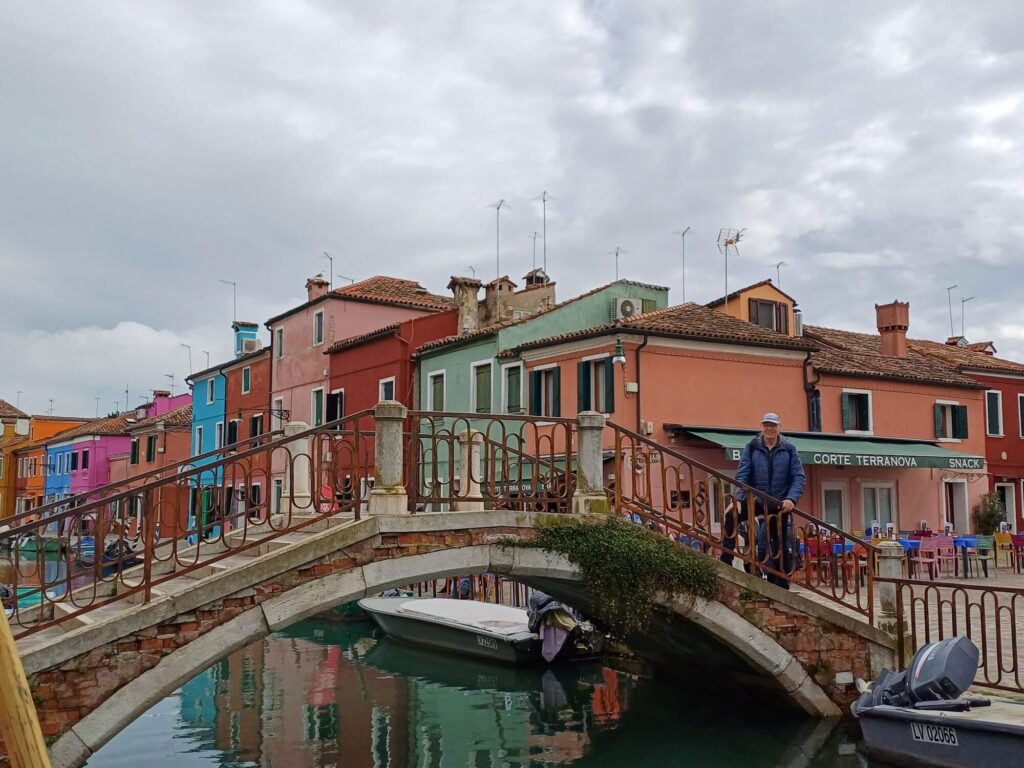 bunte Häuser, Kanal, Brücke, Burano, Venedig