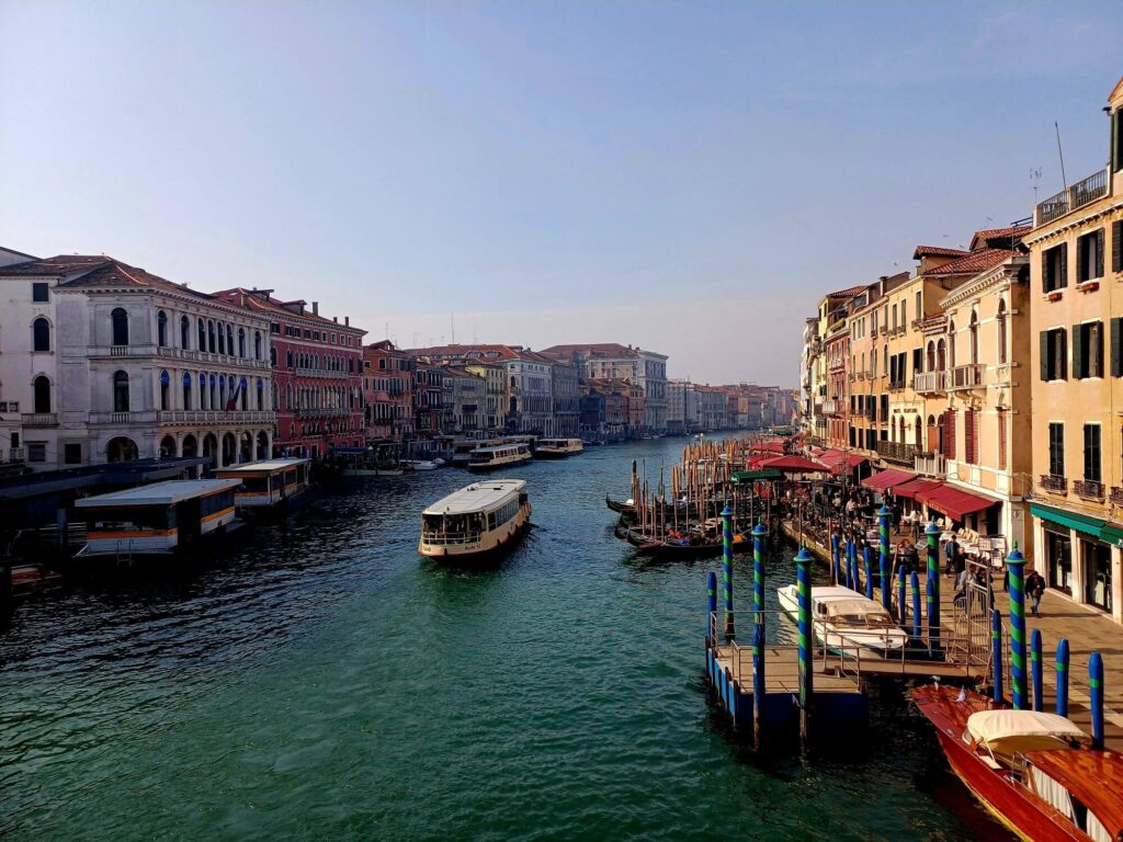 Rialtobrücke, Venedig, Canal Grande, Vaporetti