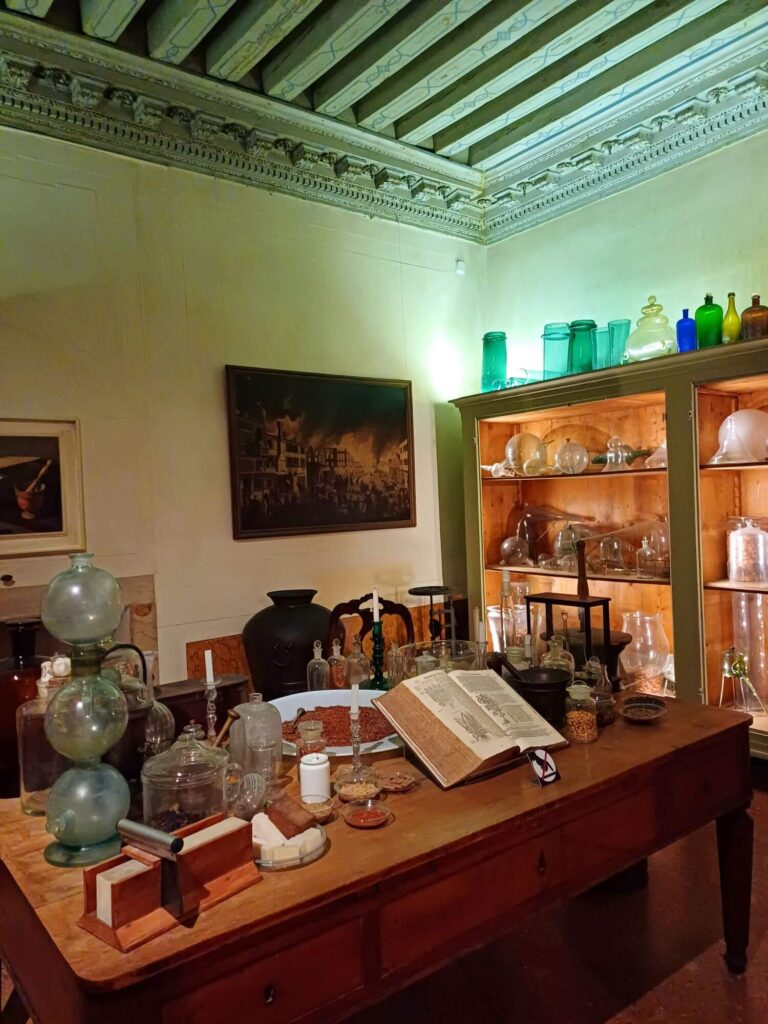 Parfümlabor, Palazzo Mocenigo, Venedig