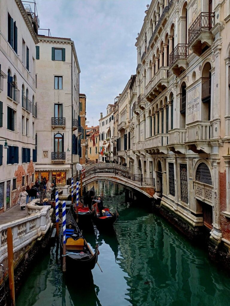 Kanal, San Marco, Brücken, Gondeln