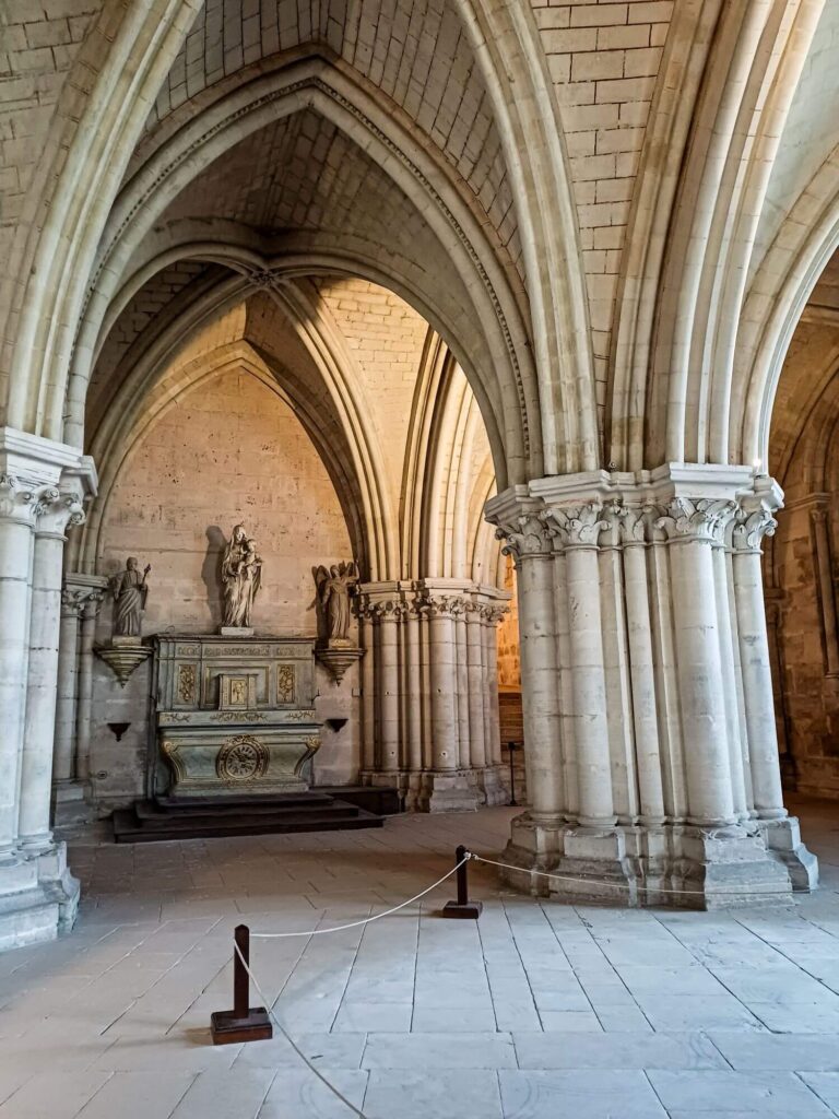 Bourges, Krypta