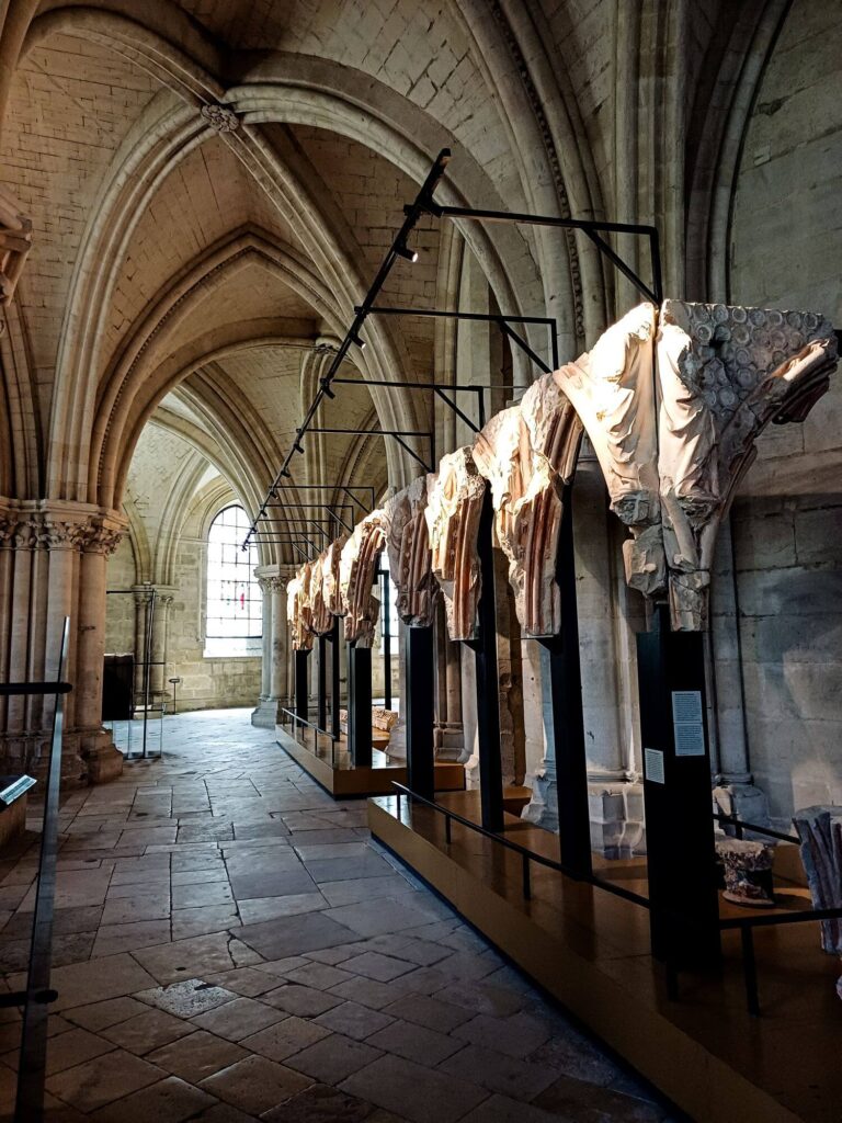 Bourges, Krypta