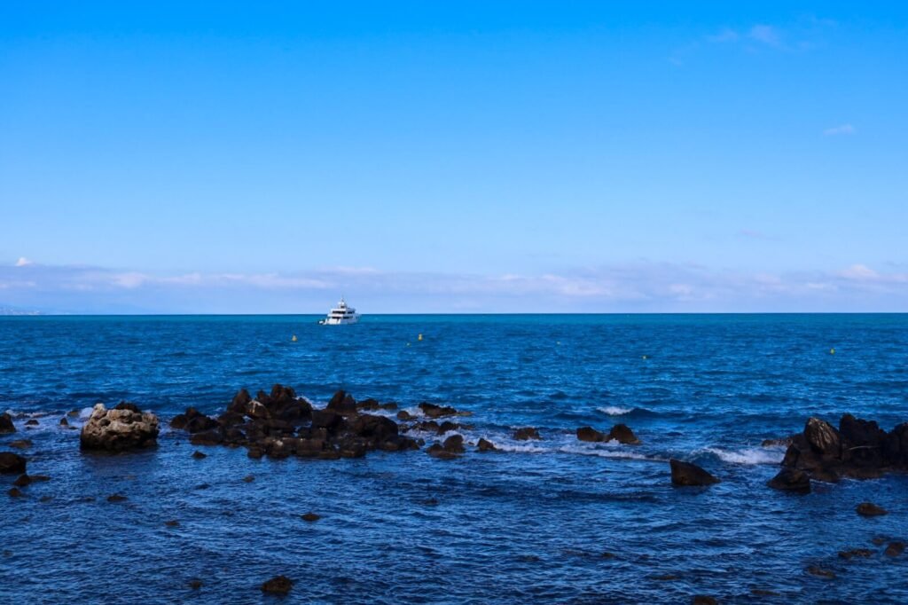 Antibes, Meer