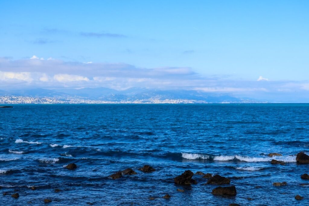 Antibes, Meer