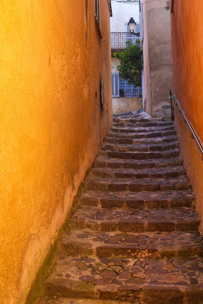 Biot, Altstadt