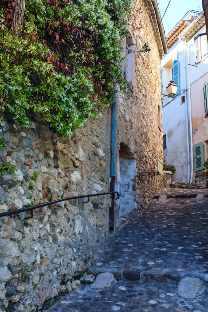 Biot, Altstadt